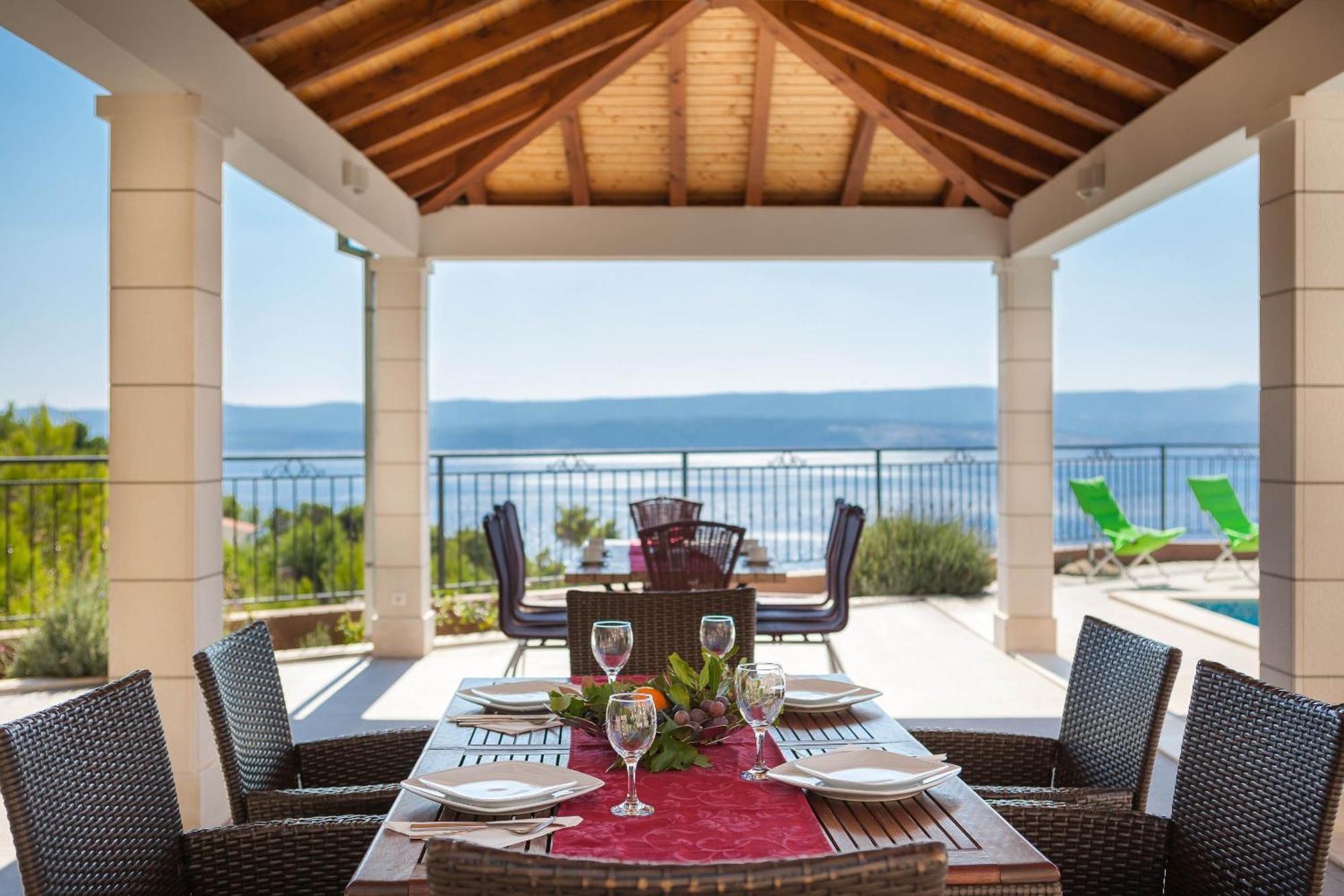 Beachfront Apartments Lara 奥米什 外观 照片