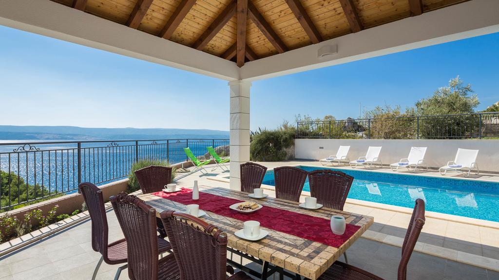 Beachfront Apartments Lara 奥米什 外观 照片