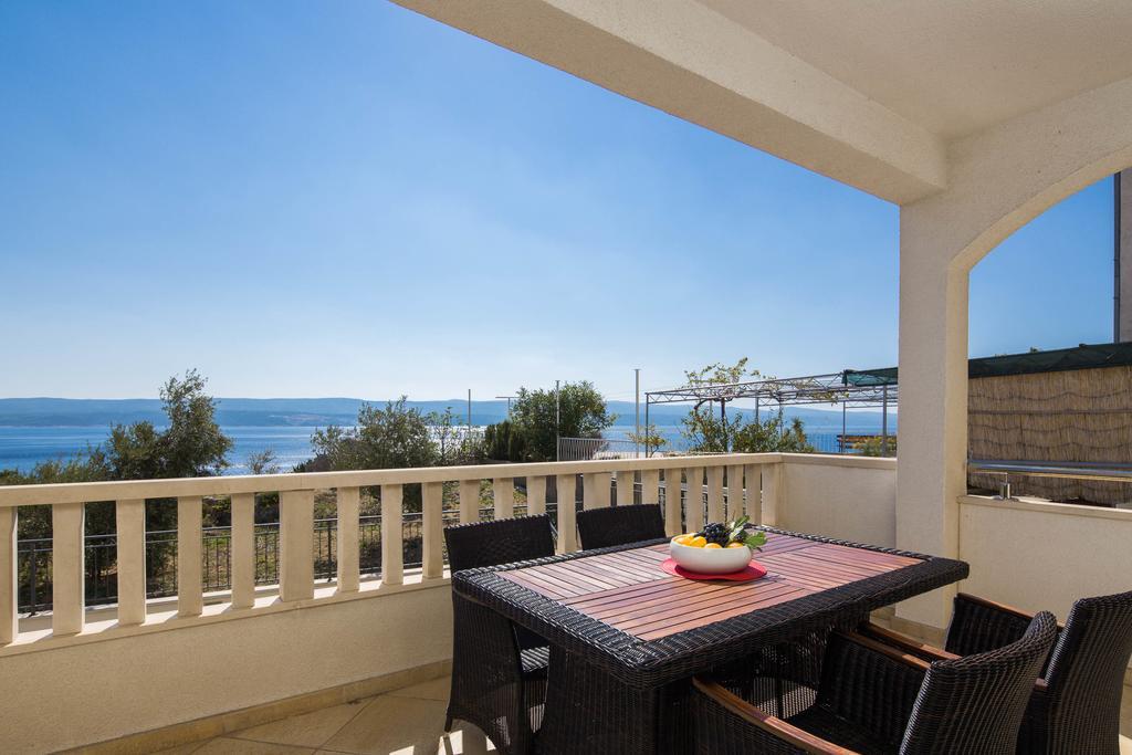 Beachfront Apartments Lara 奥米什 外观 照片