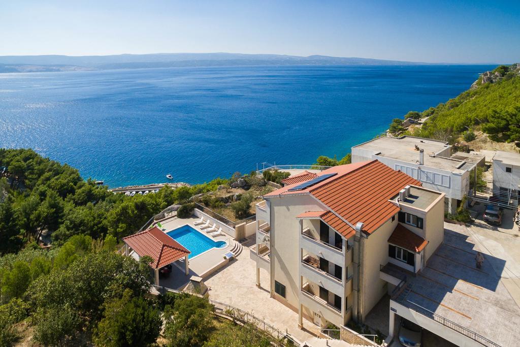 Beachfront Apartments Lara 奥米什 外观 照片