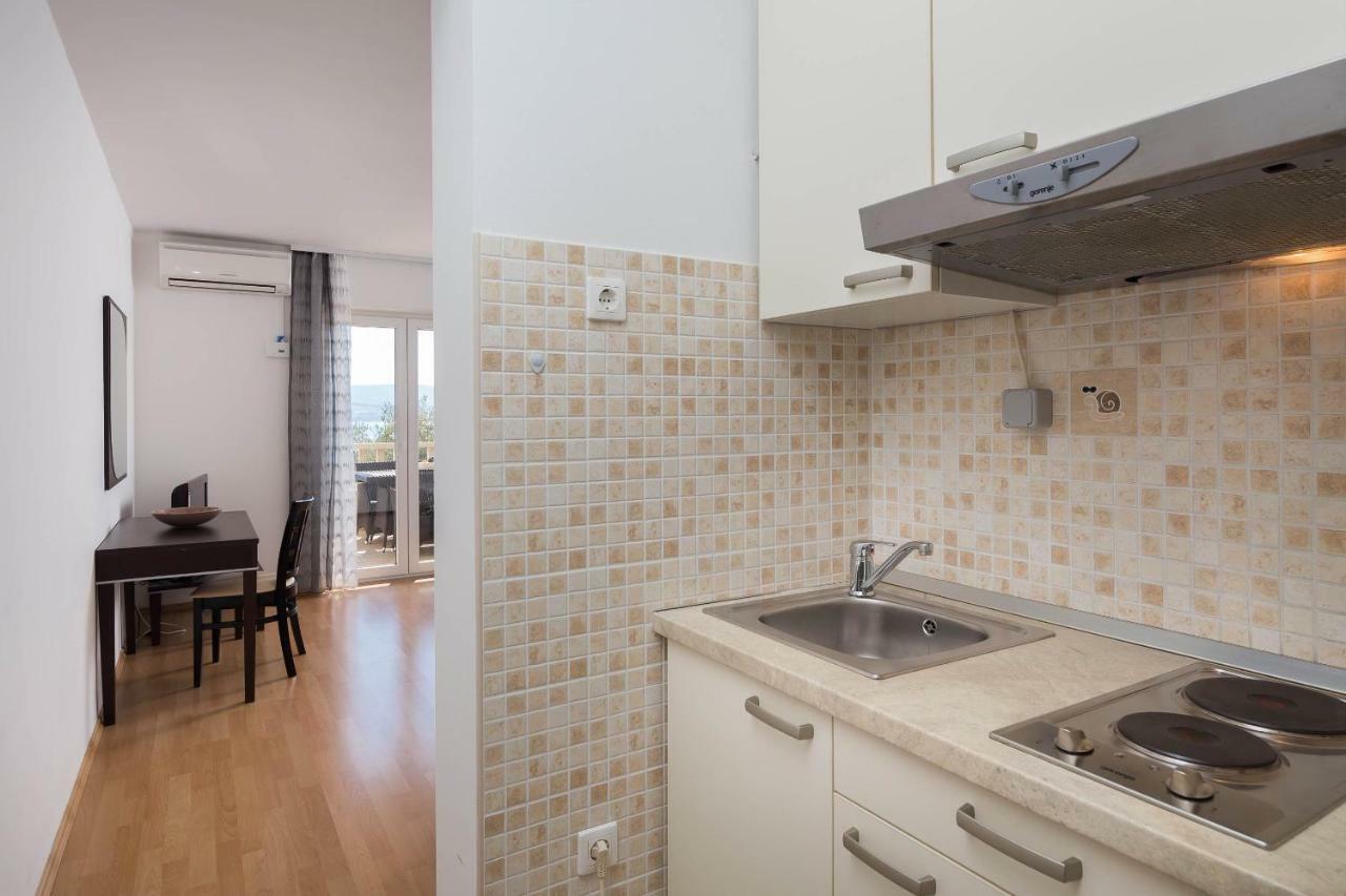 Beachfront Apartments Lara 奥米什 客房 照片