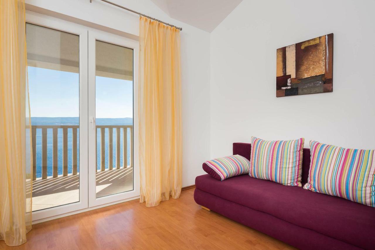 Beachfront Apartments Lara 奥米什 客房 照片
